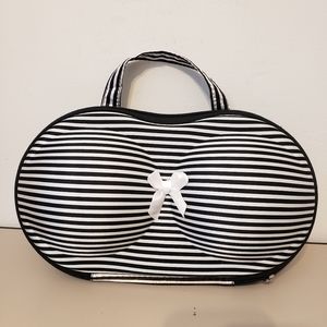 NEW FUN CUTE BAG NO STAINS OR TEARS NEVER WORN 13" WIDE BY 7" TALL 25.00 OFFER